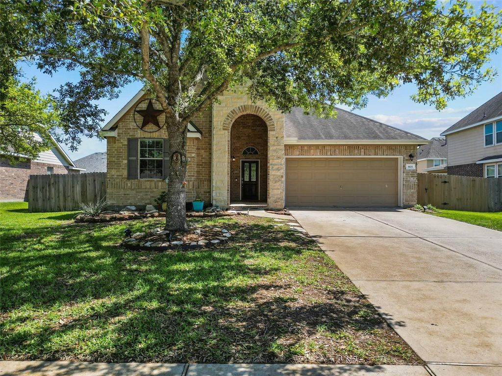 803 Arlington Pointe Drive, League City, TX 77573