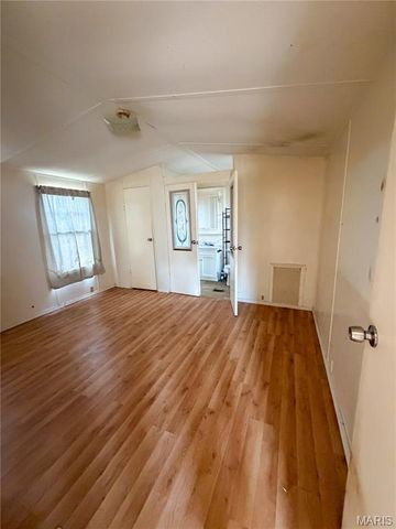 82 County Road 4681, Poplar Bluff, MO 63901