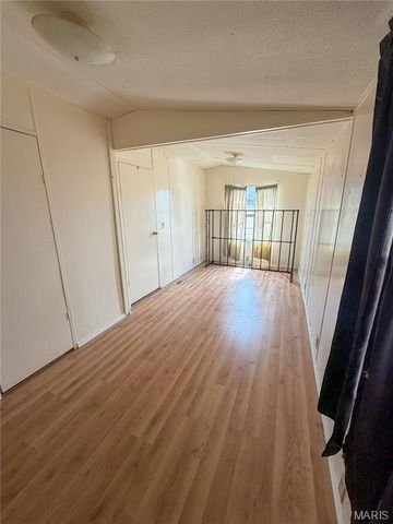 82 County Road 4681, Poplar Bluff, MO 63901