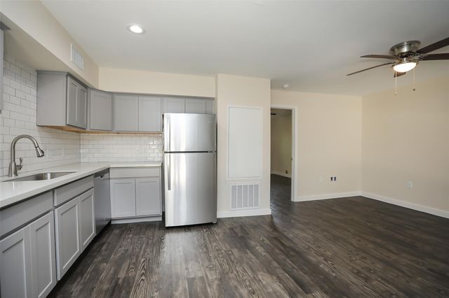 5504 La Branch Street 3, Houston, TX 77004