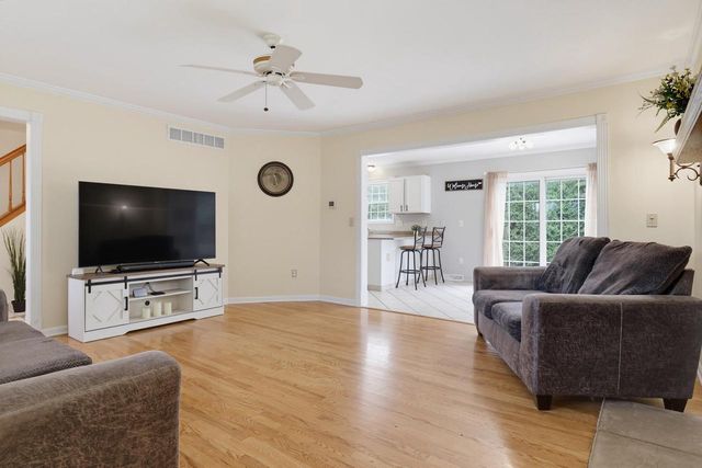 10348 S Robin LANE, Oak Creek, WI 53154
