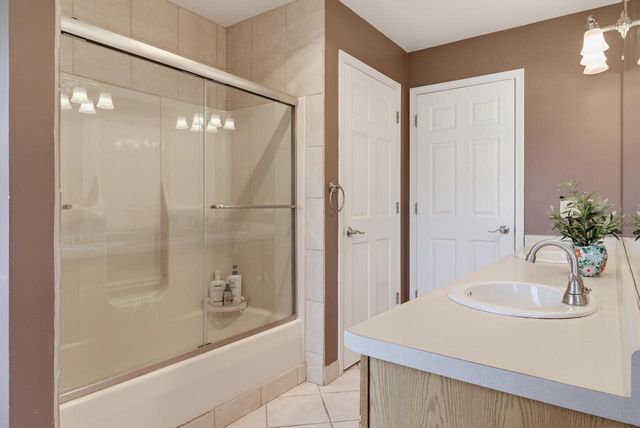 10348 S Robin LANE, Oak Creek, WI 53154