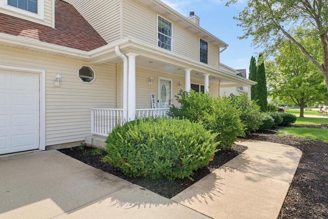 10348 S Robin LANE, Oak Creek, WI 53154