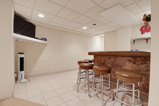 10348 S Robin LANE, Oak Creek, WI 53154