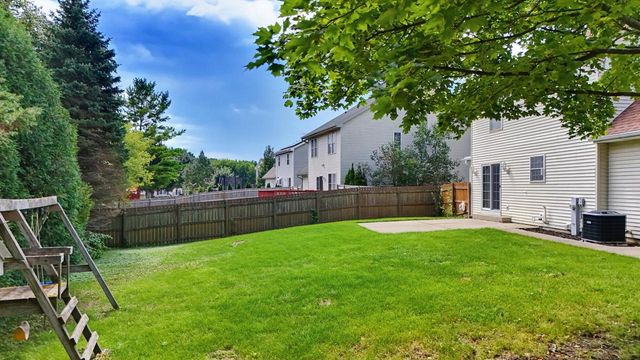 10348 S Robin LANE, Oak Creek, WI 53154