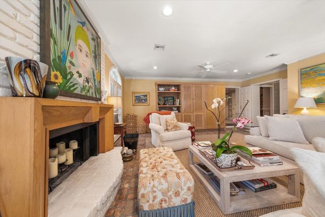 100 SARASOTA ROAD, Belleair, FL 33756