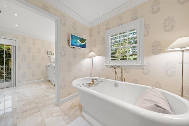 100 SARASOTA ROAD, Belleair, FL 33756