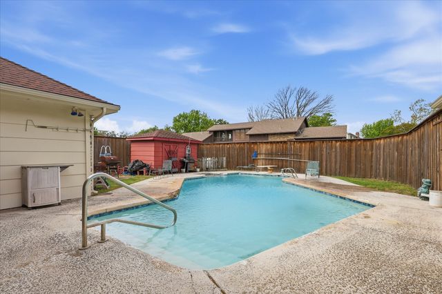 604 S Briarcrest Drive, Richardson, TX 75081