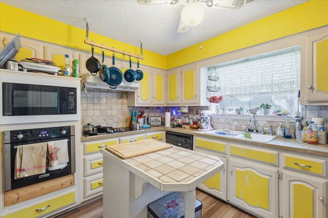 604 S Briarcrest Drive, Richardson, TX 75081