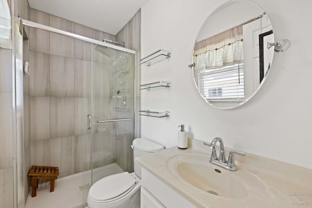 502 E Oak Street, Lake In The Hills, IL 60156