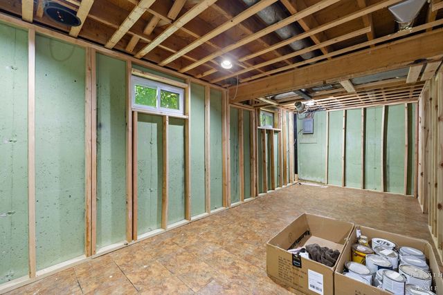 502 E Oak Street, Lake In The Hills, IL 60156