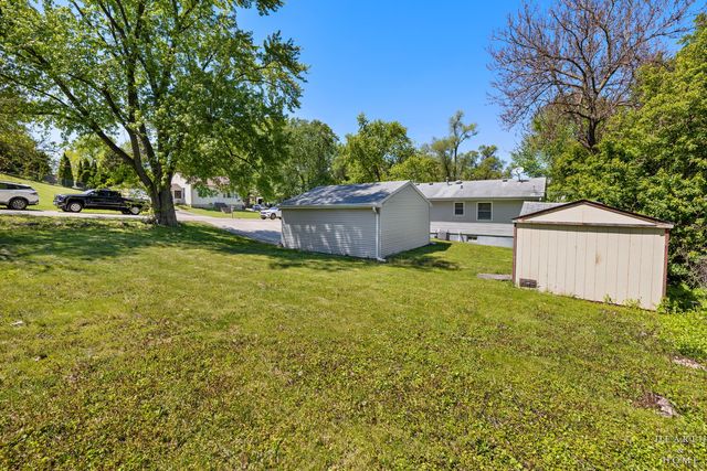 502 E Oak Street, Lake In The Hills, IL 60156