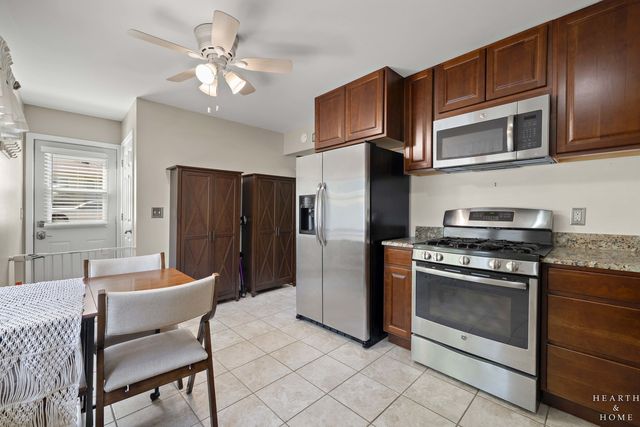 502 E Oak Street, Lake In The Hills, IL 60156