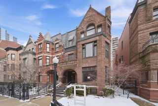 1517 N Dearborn Parkway, Chicago, IL 60610