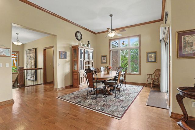 226 E Prairie Point Ct, Andover, KS 67002