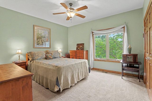 226 E Prairie Point Ct, Andover, KS 67002