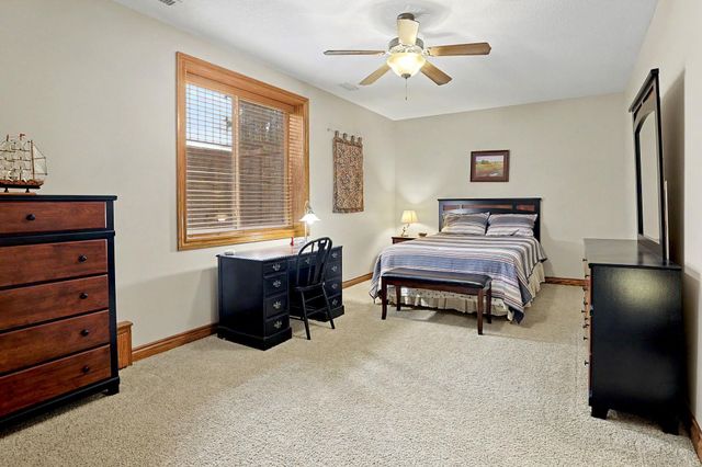 226 E Prairie Point Ct, Andover, KS 67002