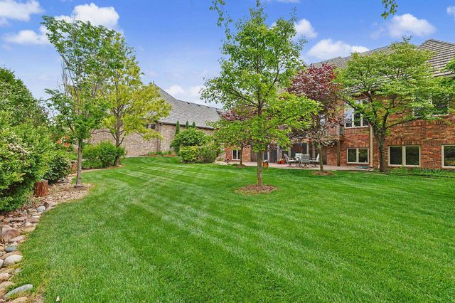 226 E Prairie Point Ct, Andover, KS 67002
