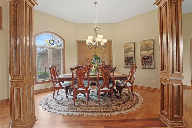 226 E Prairie Point Ct, Andover, KS 67002