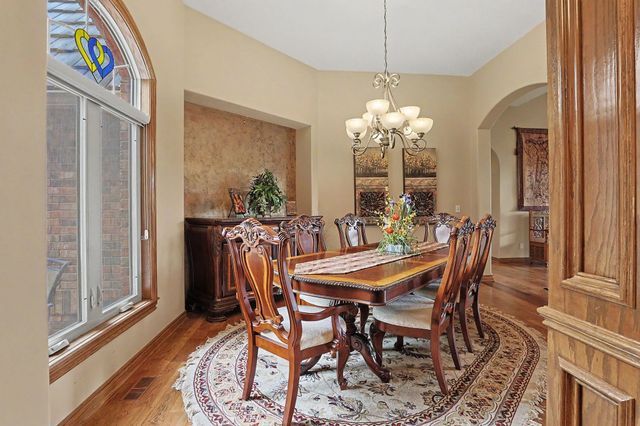 226 E Prairie Point Ct, Andover, KS 67002