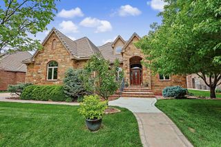 226 E Prairie Point Ct, Andover, KS 67002