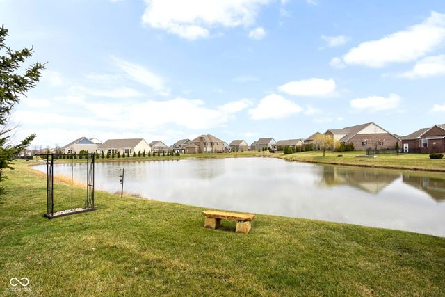 5115 Alyshia Parkway, Bargersville, IN 46106