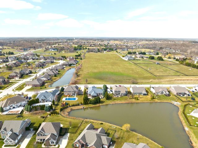 5115 Alyshia Parkway, Bargersville, IN 46106