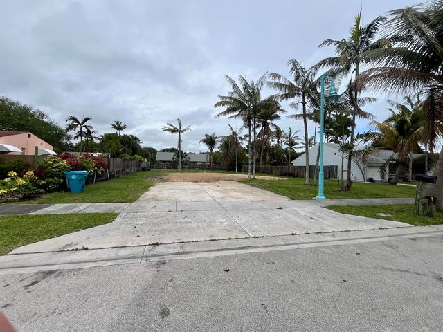 647 NE 9th Avenue, Boynton Beach, FL 33435