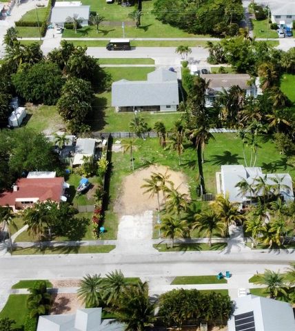 647 NE 9th Avenue, Boynton Beach, FL 33435