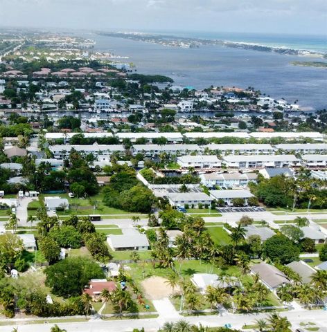 647 NE 9th Avenue, Boynton Beach, FL 33435