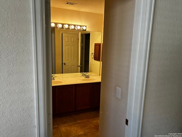 2543 GRAYSON CIRCLE, San Antonio, TX 78232