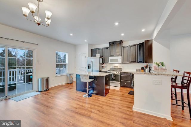 20 FARM FIELD LN, Sicklerville, NJ 08081