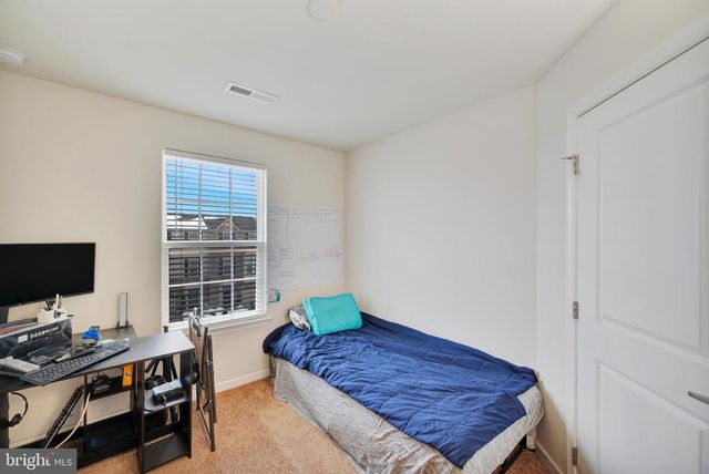 20 FARM FIELD LN, Sicklerville, NJ 08081