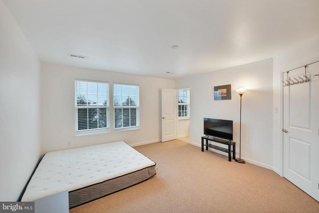 20 FARM FIELD LN, Sicklerville, NJ 08081