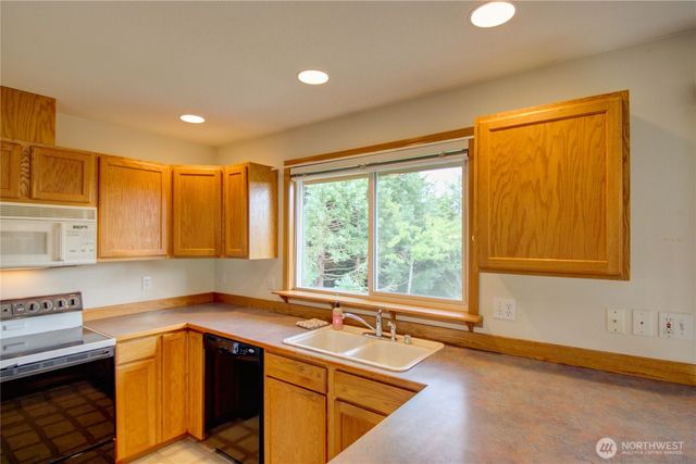 3419 G Avenue, Anacortes, WA 98221