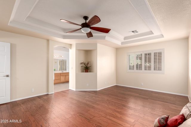 10843 E KILAREA Avenue, Mesa, AZ 85209