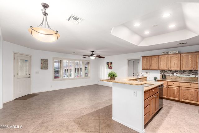 10843 E KILAREA Avenue, Mesa, AZ 85209