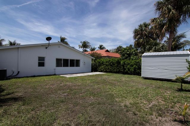 106 Auburn Drive, Lake Worth, FL 33460