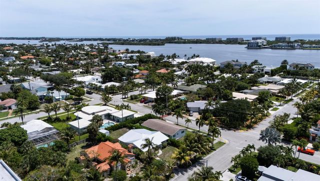106 Auburn Drive, Lake Worth, FL 33460
