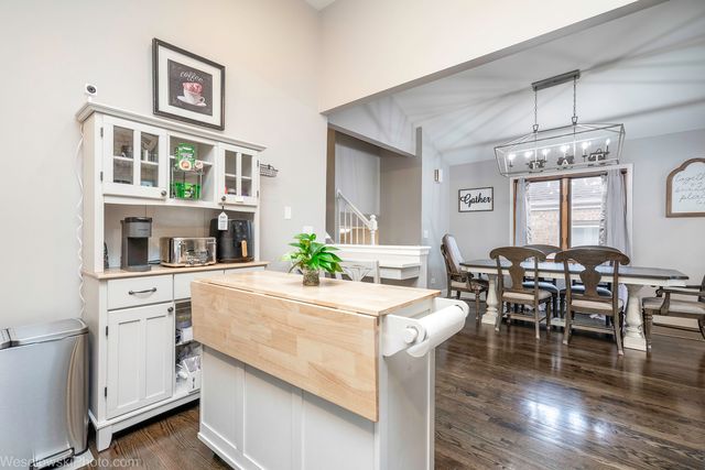 3525 N Pioneer Avenue, Chicago, IL 60634