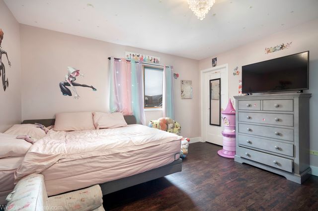 3525 N Pioneer Avenue, Chicago, IL 60634