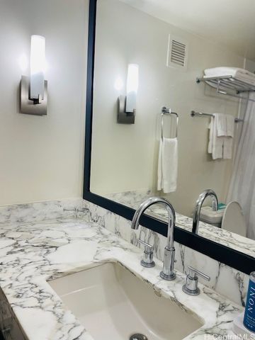 410 Atkinson Drive 2213, Honolulu, HI 96814