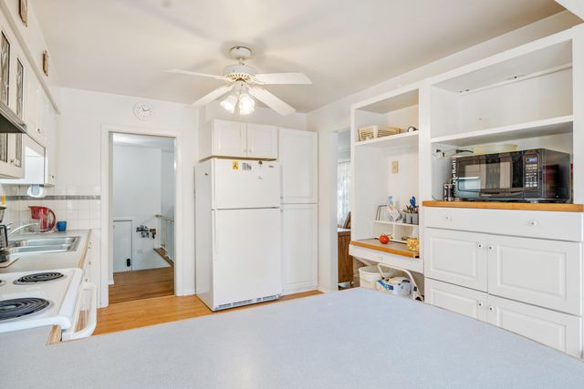 2926 Waxwing CIR, Roanoke, VA 24018