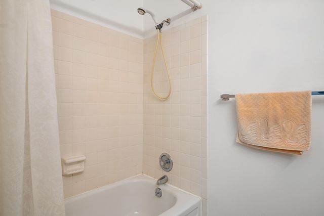 2926 Waxwing CIR, Roanoke, VA 24018