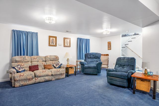 2926 Waxwing CIR, Roanoke, VA 24018