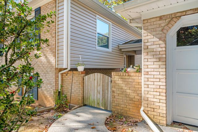 2926 Waxwing CIR, Roanoke, VA 24018