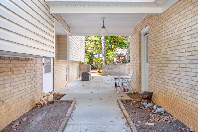 2926 Waxwing CIR, Roanoke, VA 24018