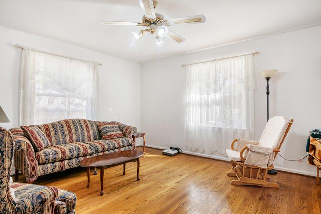 2926 Waxwing CIR, Roanoke, VA 24018