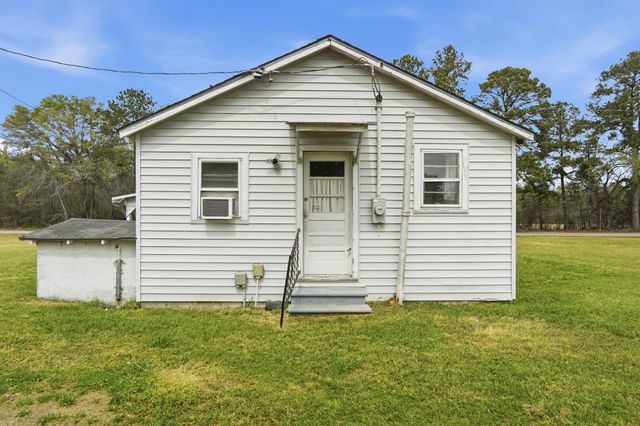 1505 7 Mile Road, Harleyville, SC 29448