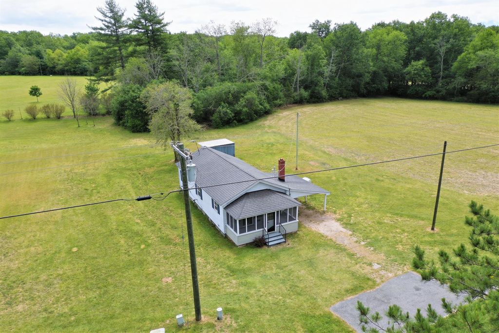 1505 7 Mile Road, Harleyville, SC 29448